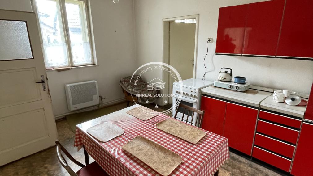 Na predaj rodinný dom v Trenčianskych Stankovciach s veľkým pozemkom – 637 m²