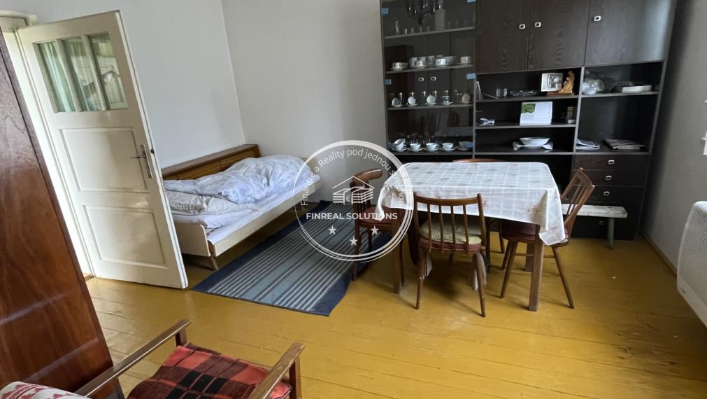 Na predaj rodinný dom v Trenčianskych Stankovciach s veľkým pozemkom – 637 m²