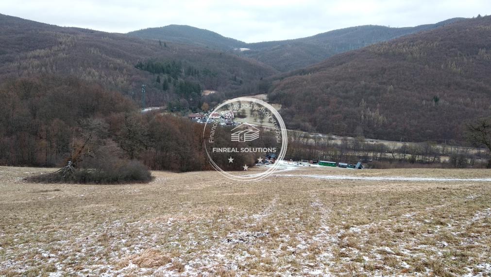 Na predaj krásny slnečný pozemok v Hornom Srní pri zjazdovke