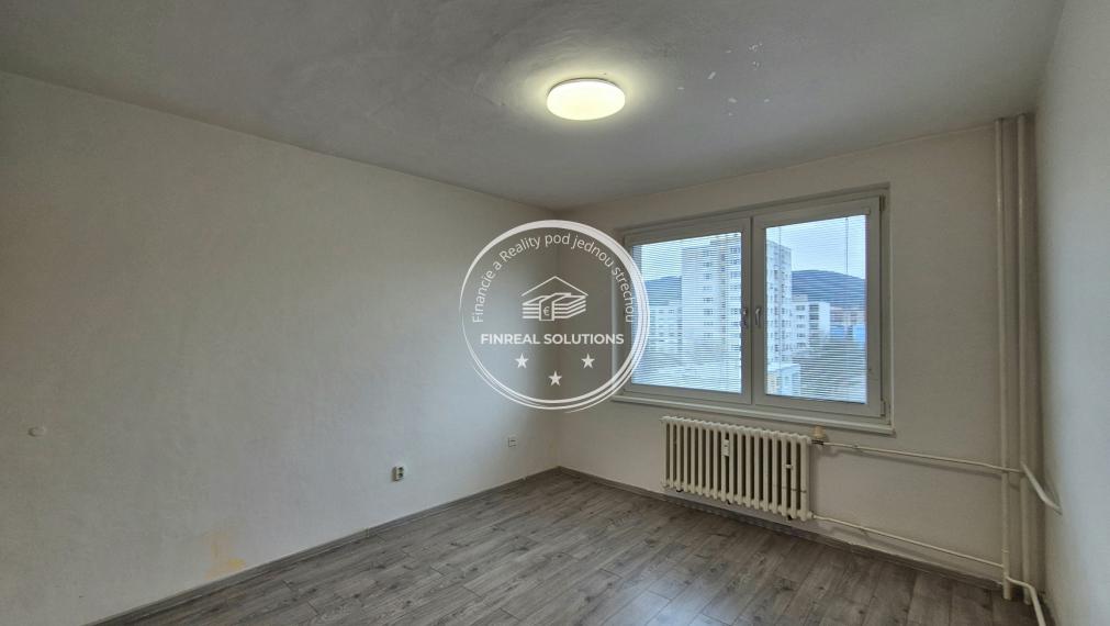 NA PRENÁJOM 1 - IZBOVÝ BYT V DUBNICI NAD VÁHOM