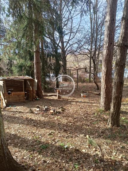 Stavebný pozemok v intraviláne obce – 1 600 m²