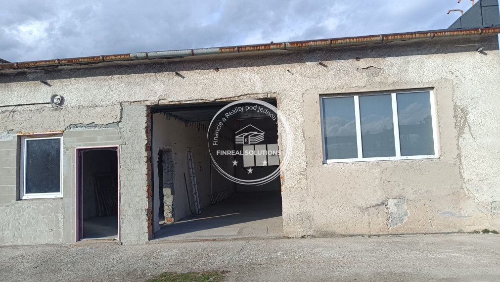 Priestranná garáž – 140 m²