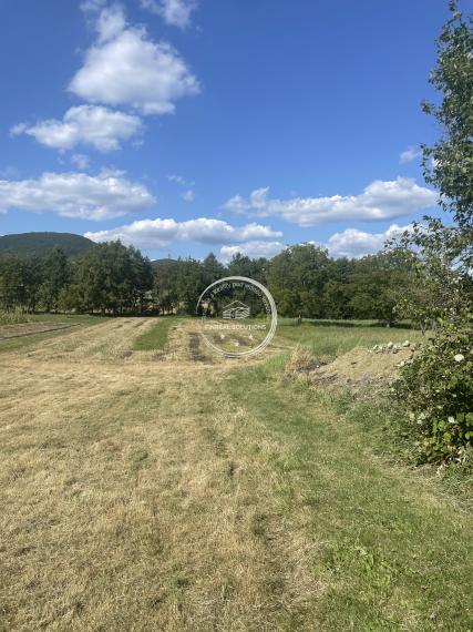 REZERVOVANY - Stavebný pozemok v obci Trenčianske Jastrabie