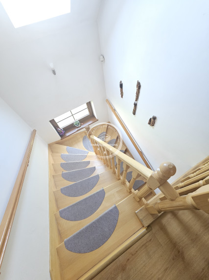 Na predaj nádherný 6-izbový rodinný dom s veľkým pozemkom