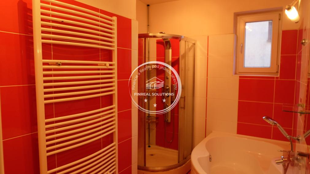 Priestranný 6-izbový rodinný dom