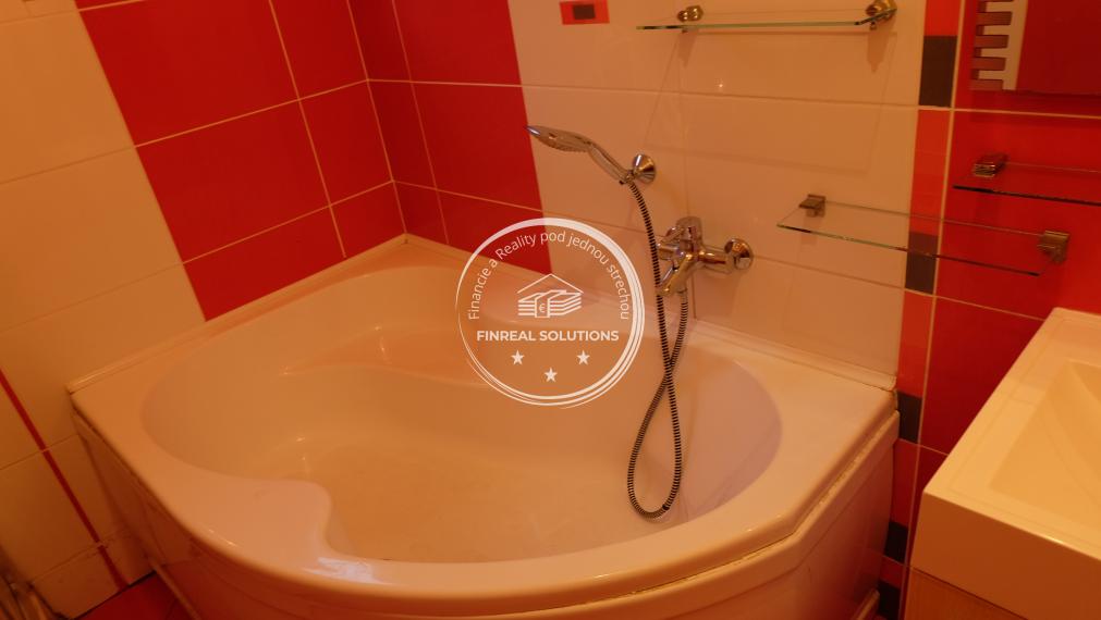 Priestranný 6-izbový rodinný dom