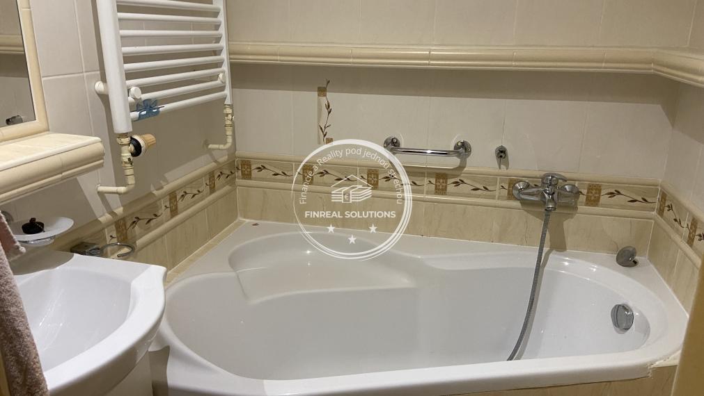 Na predaj byt v Ladcoch