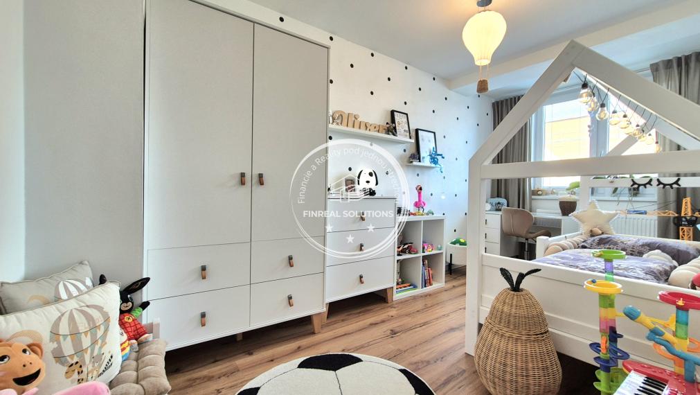 EXKLUZÍVNY RODINNÝ DOM V PRUSKOM !!!