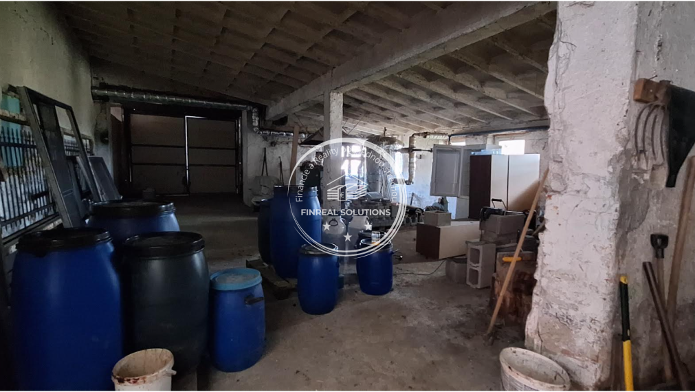 Priestranná hala s administratívnou a bytovou časťou o rozlohe 24 000m2