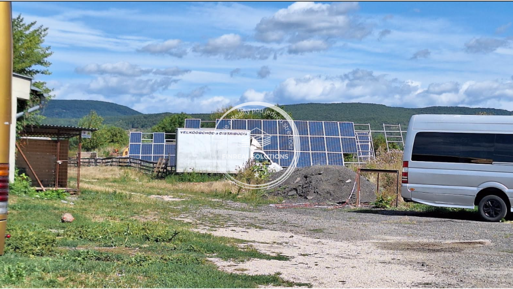 Priestranná hala s administratívnou a bytovou časťou o rozlohe 24 000m2