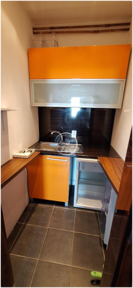 Priestranná hala s administratívnou a bytovou časťou o rozlohe 24 000m2