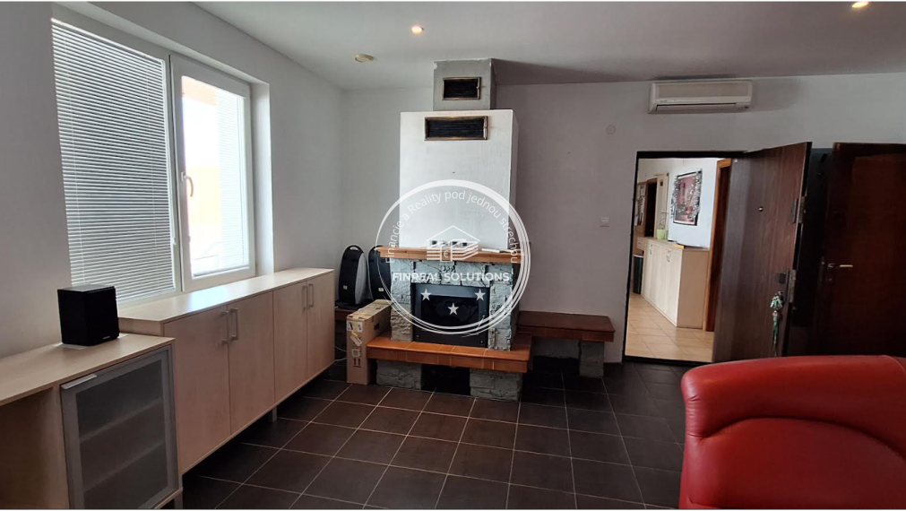 Priestranná hala s administratívnou a bytovou časťou o rozlohe 24 000m2