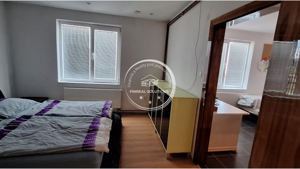 Priestranná hala s administratívnou a bytovou časťou o rozlohe 24 000m2