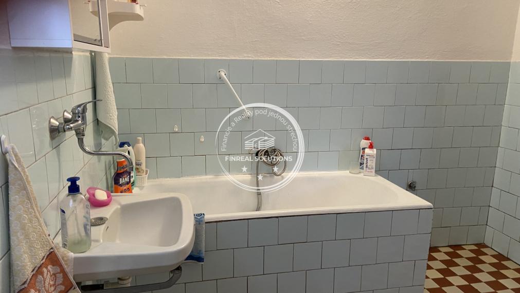 Štvorizbový rodinný dom v obci Hrušovany, okres Topoľčany.