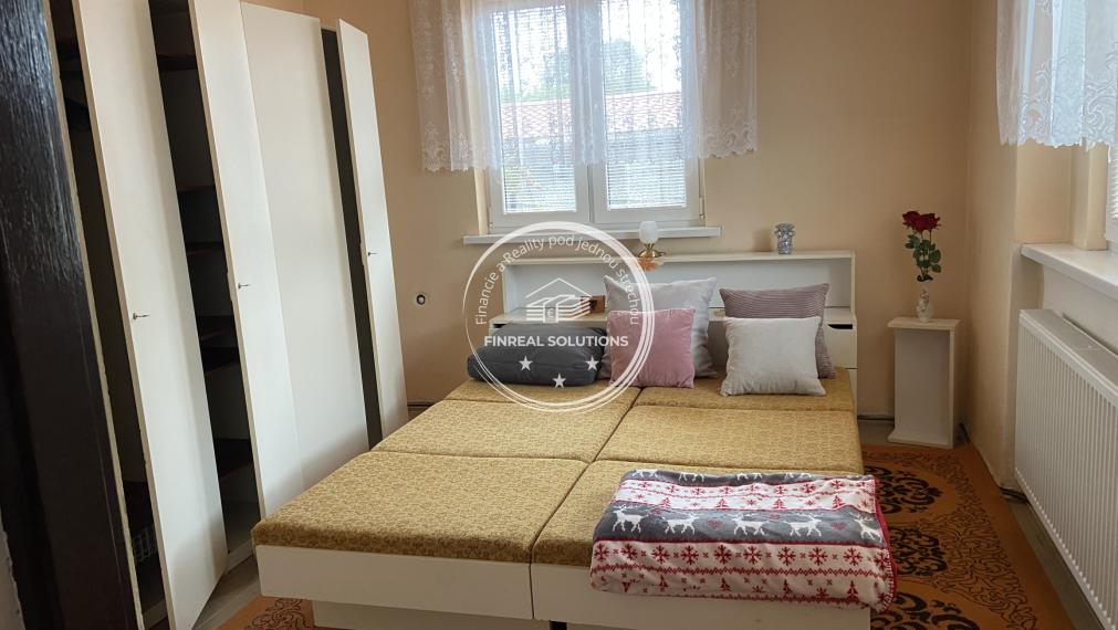 Štvorizbový rodinný dom v obci Hrušovany, okres Topoľčany.