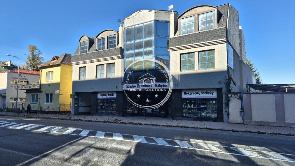 ZNÍŽENÁ CENA!!!  NA PRENÁJOM 4 PODLAŽIA S KANCELÁRIAMI