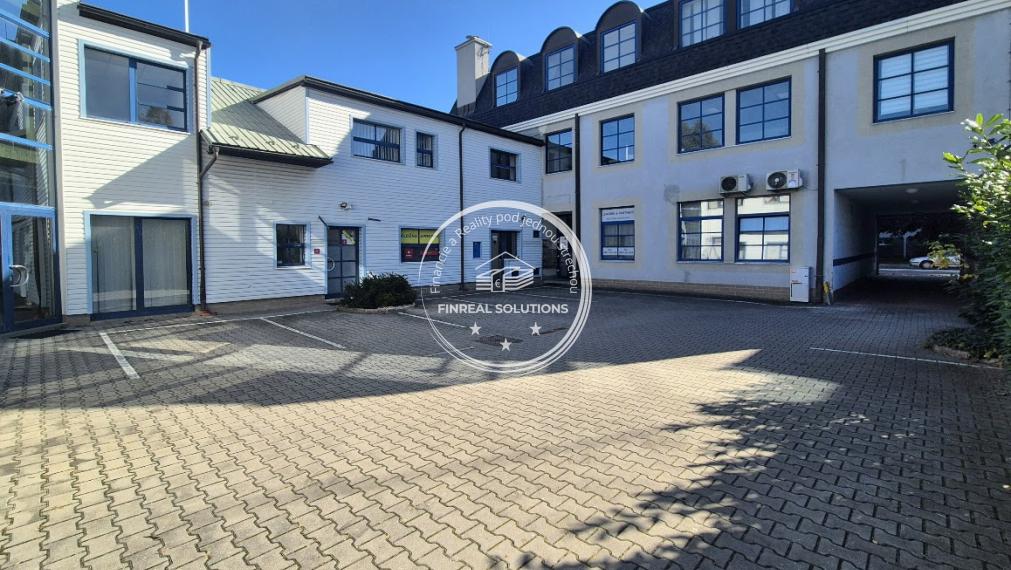 ZNÍŽENÁ CENA!!!  NA PRENÁJOM 4 PODLAŽIA S KANCELÁRIAMI