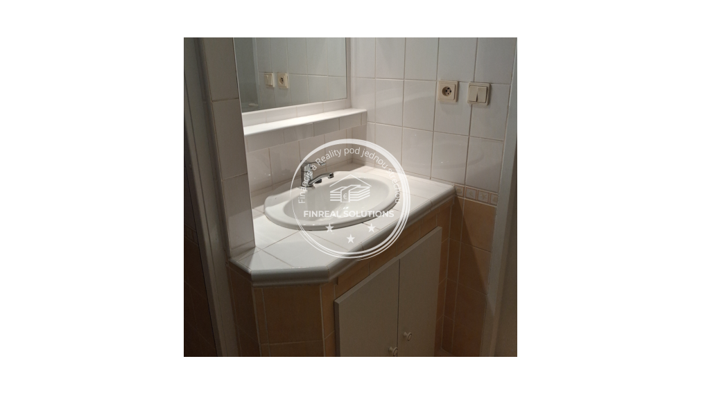 Predám priestranný 3 izbový byt v obľúbenej lokalite Centrum II., Dubnica nad Váhom