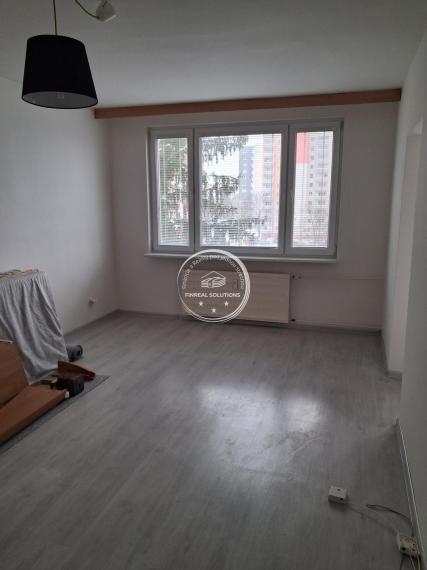 Predám priestranný 3 izbový byt v obľúbenej lokalite Centrum II., Dubnica nad Váhom