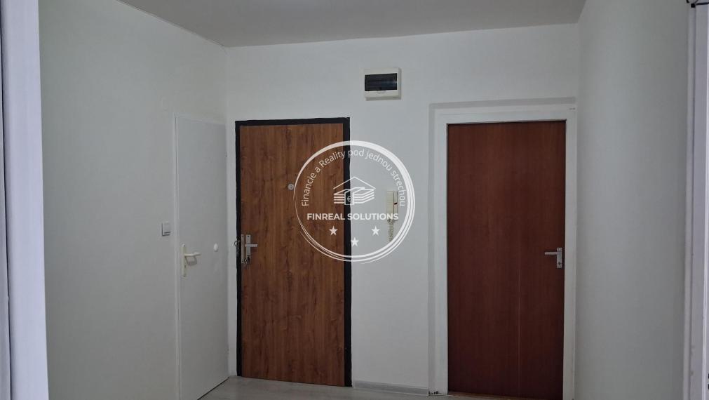 Predám priestranný 3 izbový byt v obľúbenej lokalite Centrum II., Dubnica nad Váhom