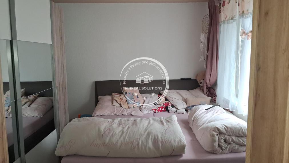 Na predaj útulný 2 iz. byt s balkónom v pokojnej  lokalite  Ilava-Skala