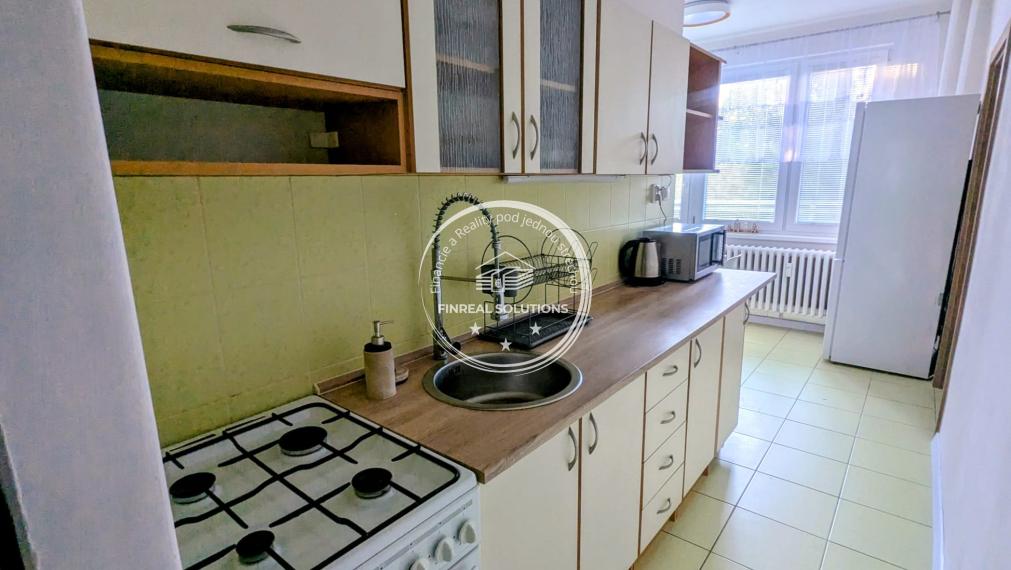 🔥 PRVÝ NÁJOMCA! Luxusný 2i byt s 2 balkónmi v centre Dubnice – komplet zariadený a voľný IHNEĎ