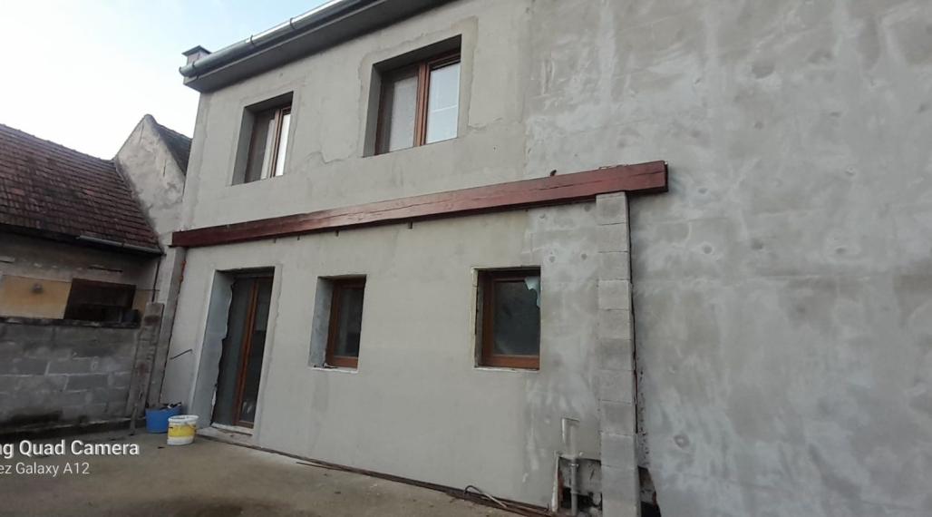 NA PREDAJ: rodinný dom na veľkom pozemku v Veľkých Kršteňanoch