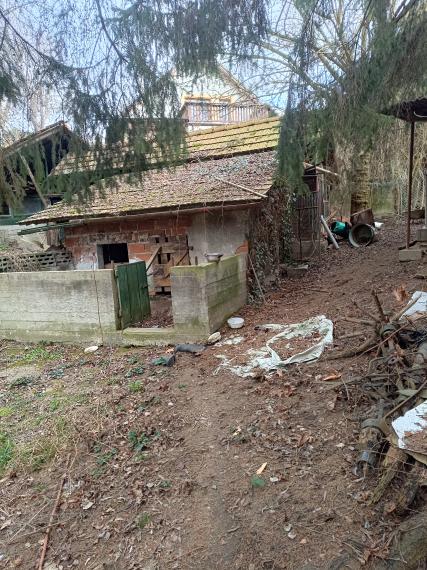 Stavebný pozemok v intraviláne obce – 1 600 m²