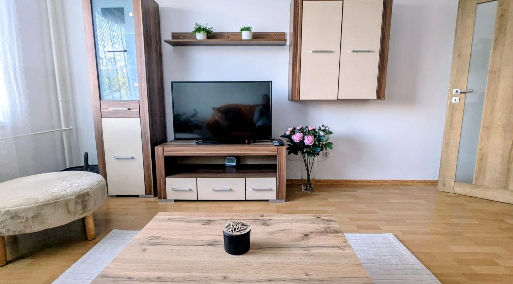 🔥 PRVÝ NÁJOMCA! Luxusný 2i byt s 2 balkónmi v centre Dubnice – komplet zariadený a voľný IHNEĎ
