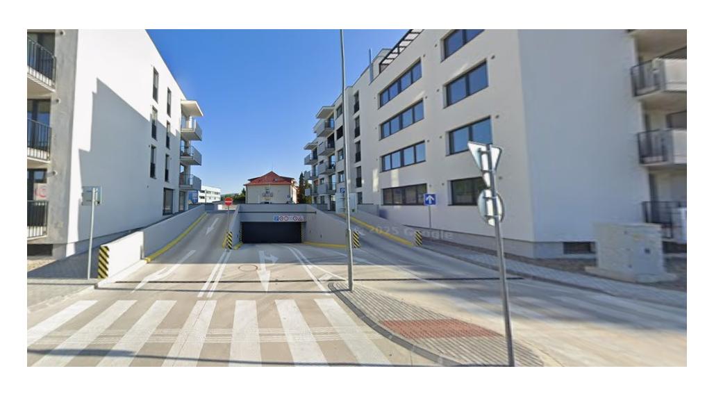Vonkajšie parkovacie státie 3x
