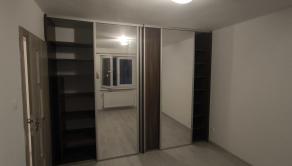 Zrekonštruovaný 3i tehlový byt s vlastným kúrením - fotografia 9