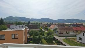 Zrekonštruovaný 3i tehlový byt s vlastným kúrením - fotografia 16