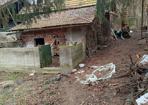 Stavebný pozemok v intraviláne obce – 1 600 m²