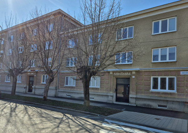 1 - IZBOVÝ BYT NA PRENÁJOM - NOVÁ DUBNICA - SNP