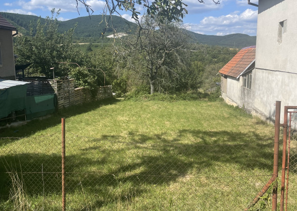 REZERVOVANY - Stavebný pozemok v obci Trenčianske Jastrabie