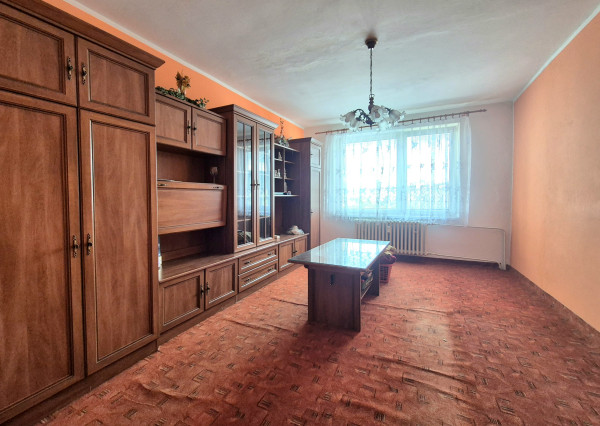 NA PREDAJ 2-IZBOVÝ BYT - pôvodný stav,  DUBNICA NAD VÁHOM