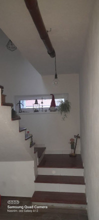 NA PREDAJ: rodinný dom na veľkom pozemku v Veľkých Kršteňanoch - fotografia 1