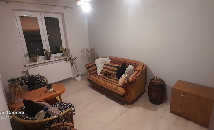 NA PREDAJ: rodinný dom na veľkom pozemku v Veľkých Kršteňanoch - fotografia 8