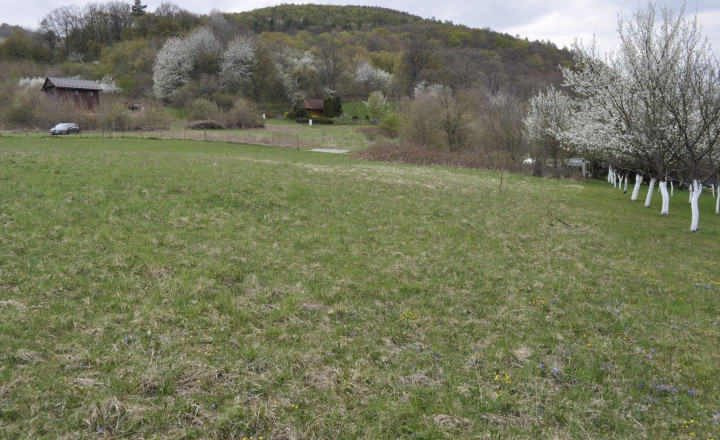 Na predaj krásny slnečný pozemok v Hornom Srní - fotografia 2