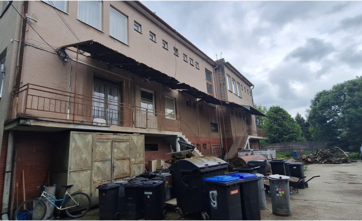 Komerčná budova pre investorov - fotografia 11