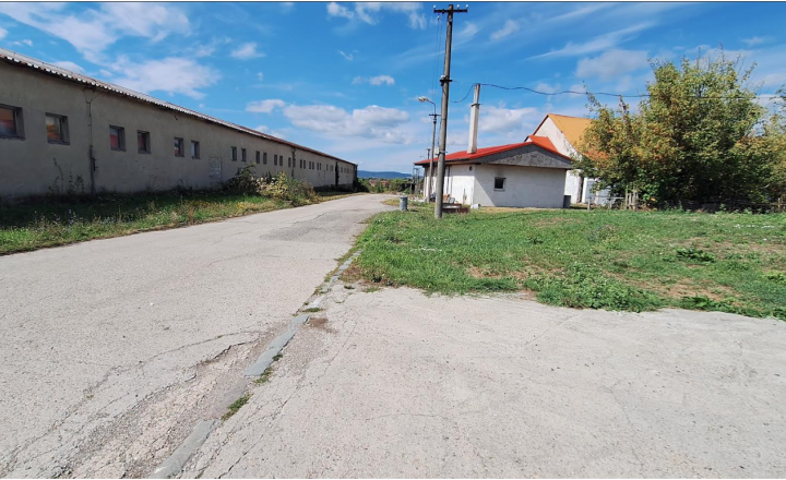 Priestranná hala s administratívnou a bytovou časťou o rozlohe 24 000m2 - fotografia 23