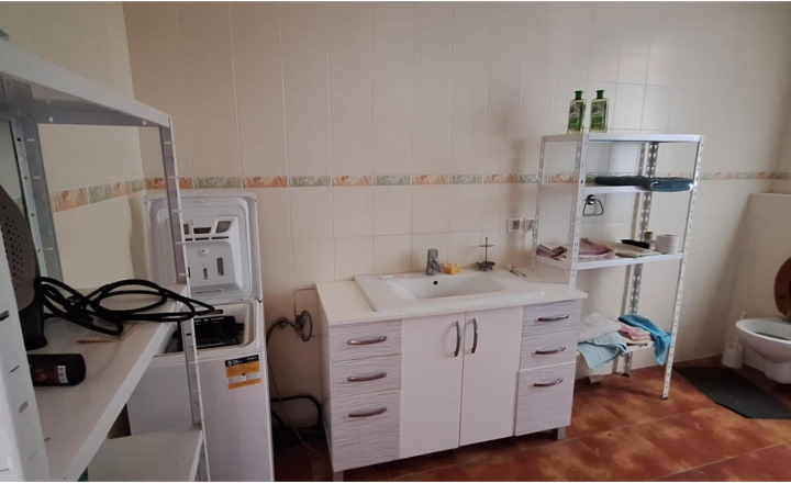 Priestranná hala s administratívnou a bytovou časťou o rozlohe 24 000m2 - fotografia 16