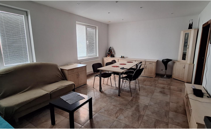 Priestranná hala s administratívnou a bytovou časťou o rozlohe 24 000m2 - fotografia 4