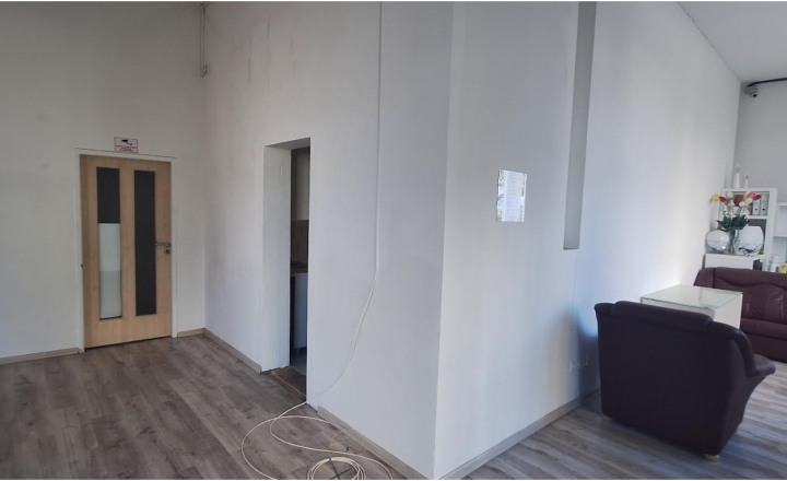 Komerčný priestor o rozlohe 66m2 - fotografia 11