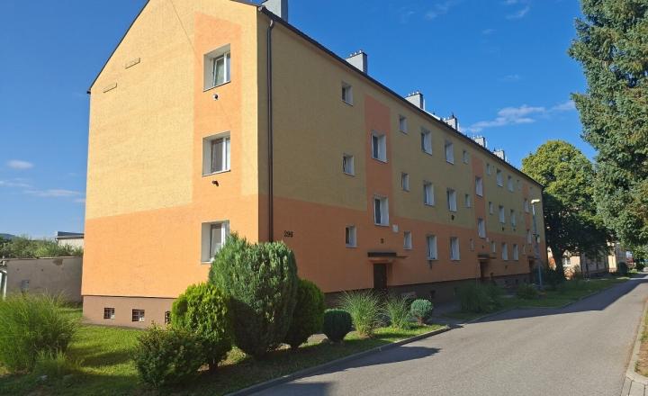 Zrekonštruovaný 3i tehlový byt s vlastným kúrením