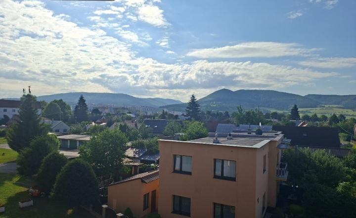 Zrekonštruovaný 3i tehlový byt s vlastným kúrením - fotografia 14